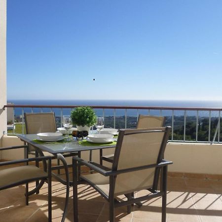 Fine Duplex Apartment With Stunning Sea Views 마르베야 외부 사진