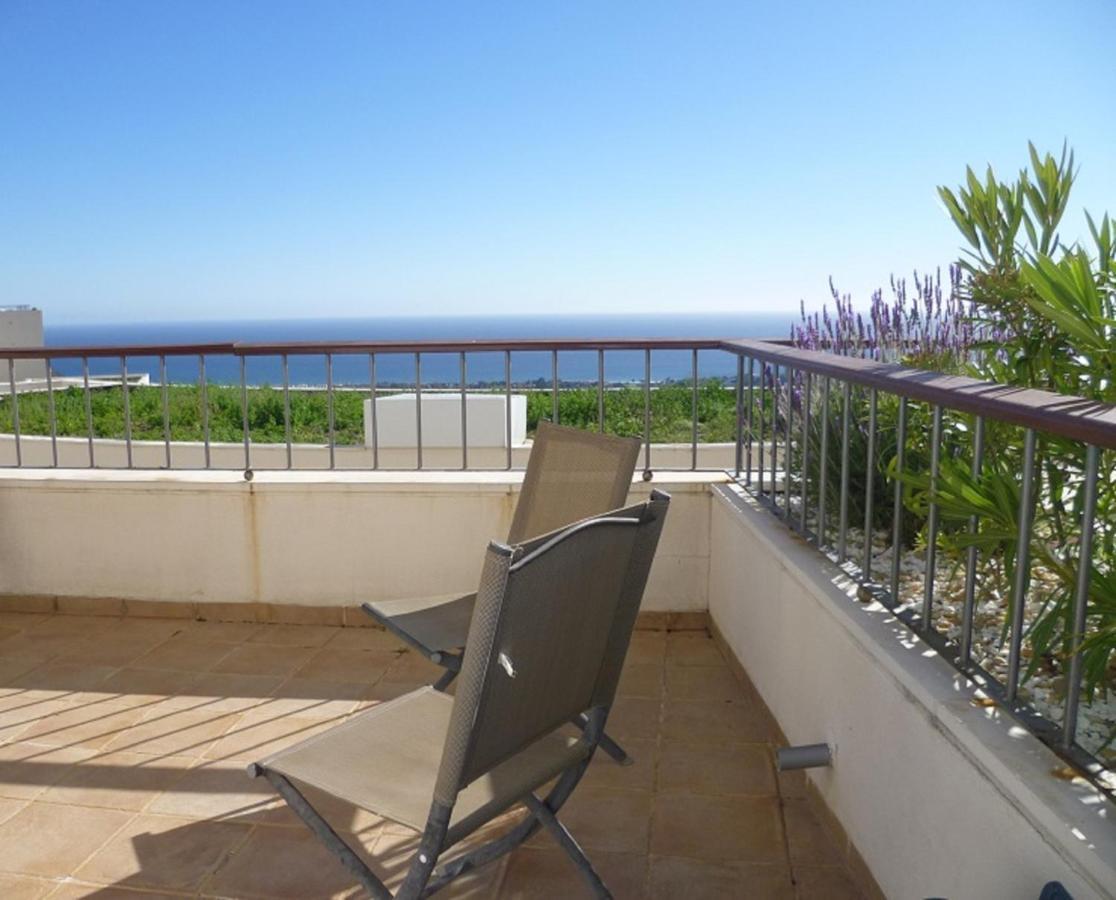 Fine Duplex Apartment With Stunning Sea Views 마르베야 외부 사진