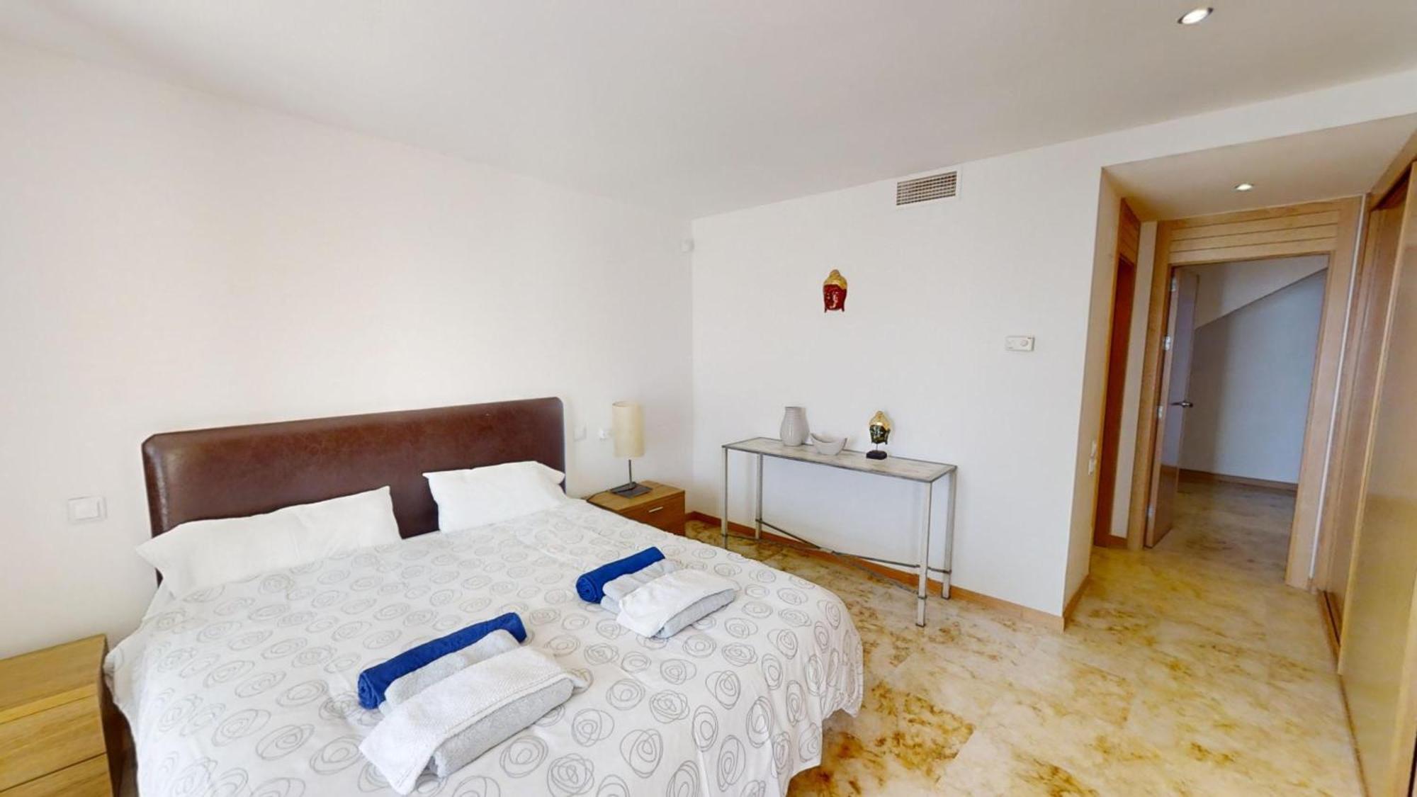 Fine Duplex Apartment With Stunning Sea Views 마르베야 외부 사진