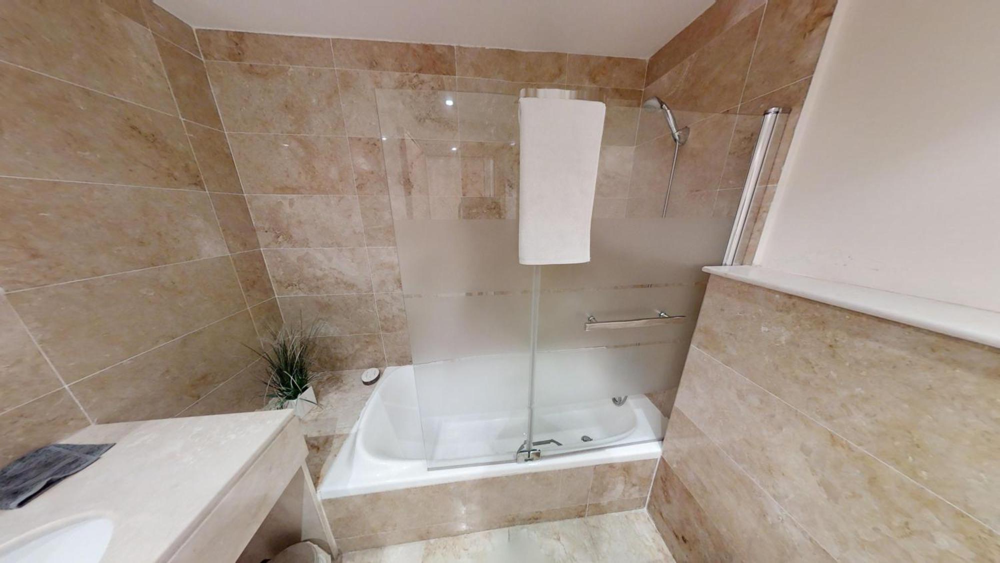 Fine Duplex Apartment With Stunning Sea Views 마르베야 외부 사진
